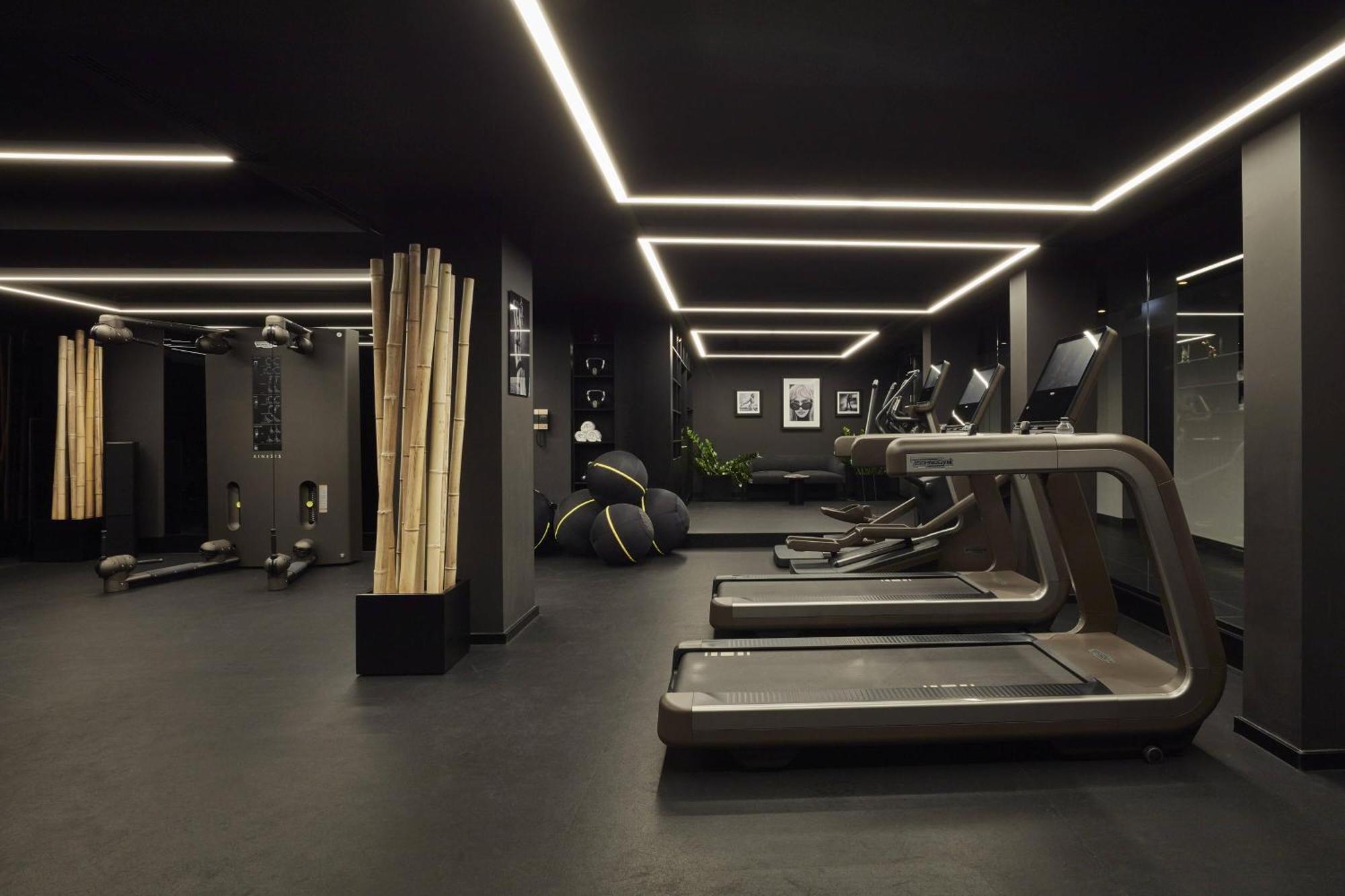 Roomers Munich, Autograph Collection Екстериор снимка The gym at The Standard East Village