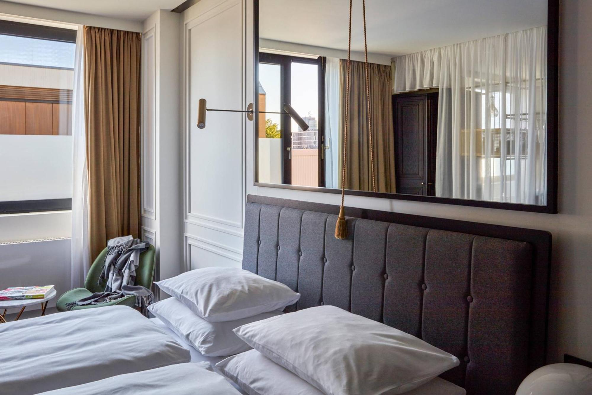 Roomers Munich, Autograph Collection Екстериор снимка A room at the Hotel