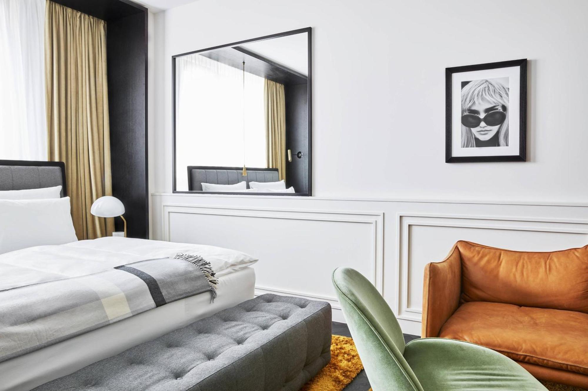 Roomers Munich, Autograph Collection Екстериор снимка A bedroom at the hotel